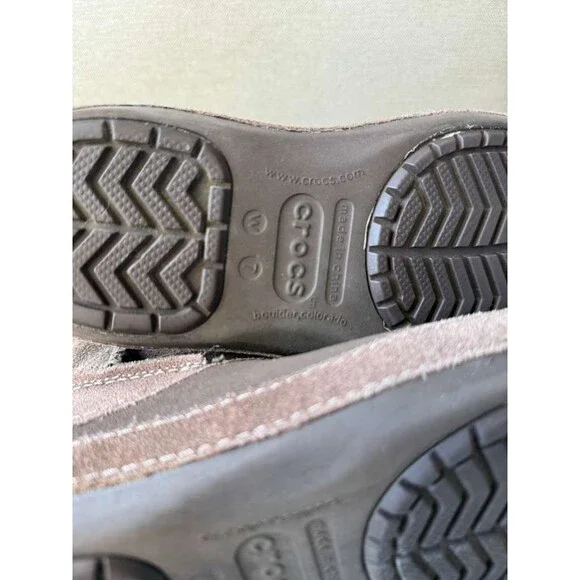 Crocs Berryesa Pull On Boots Brown Suede Leather Mid Calf Women’s W7 Lightweight - Picture 4 of 5